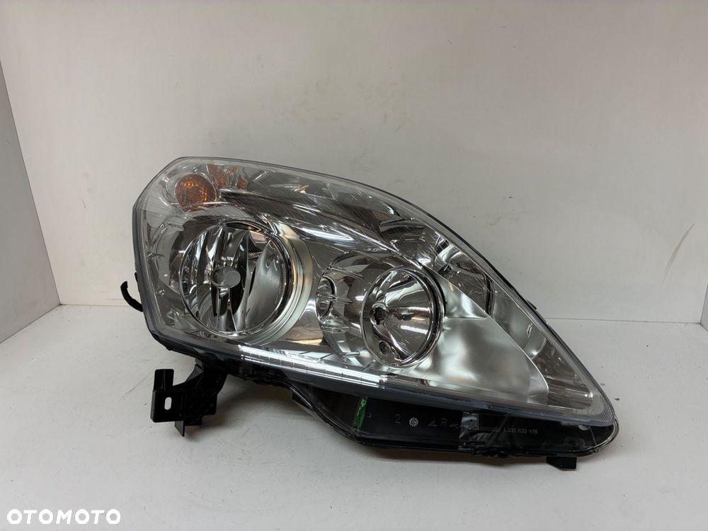OPEL ZAFIRA B LAMPA PRZÓD PRZEDNIA PRAWA  EU 0301214208 93192444 13260845 - 1