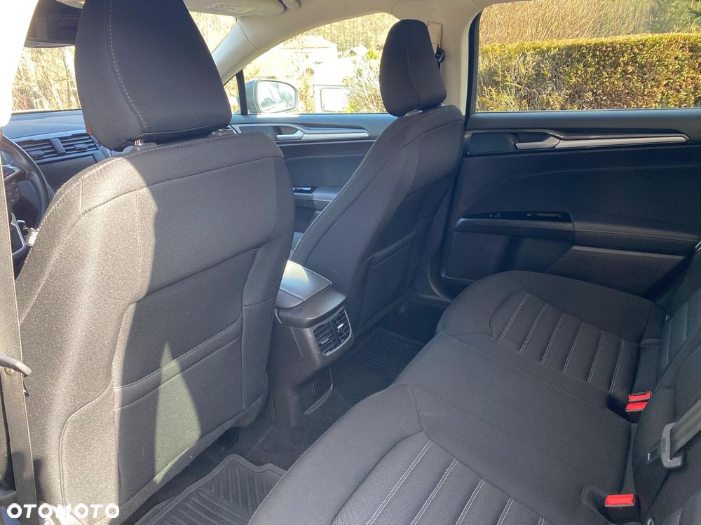 Ford Mondeo - 12