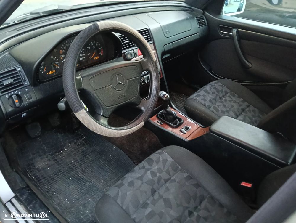 Mercedes-Benz C 220 CDI Classic - 27