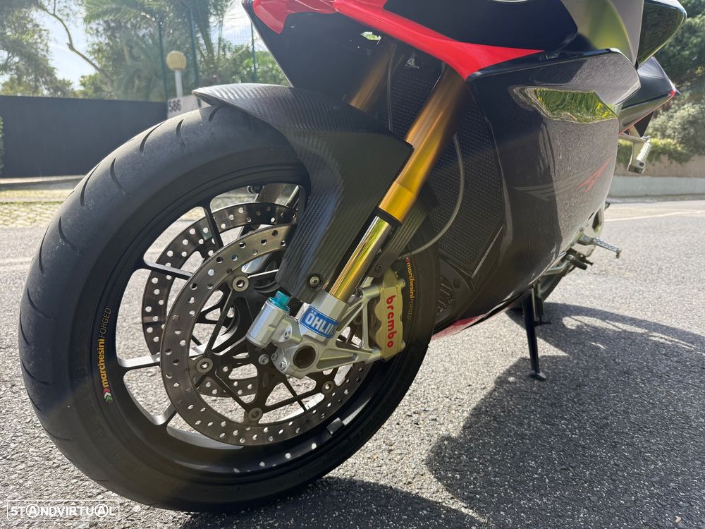Aprilia RSV 4 Factory - 8