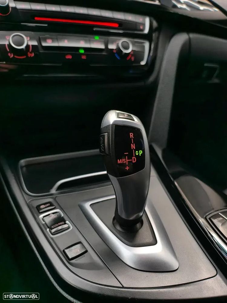 BMW 318 d Line Sport Auto - 38