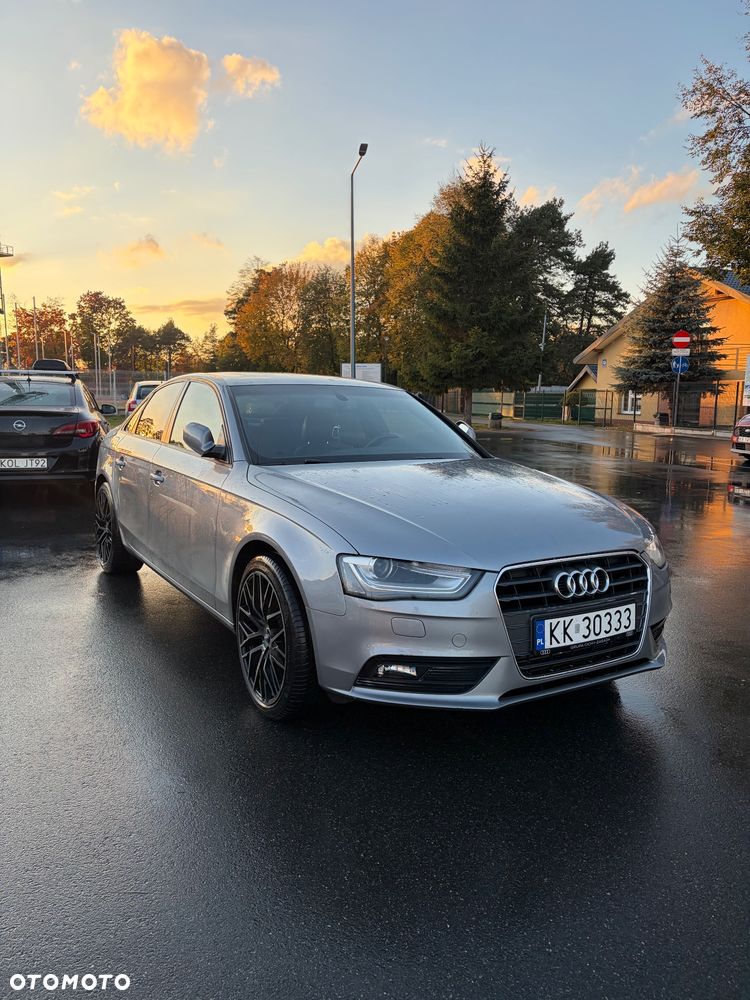 Audi A4 Limousine - 8