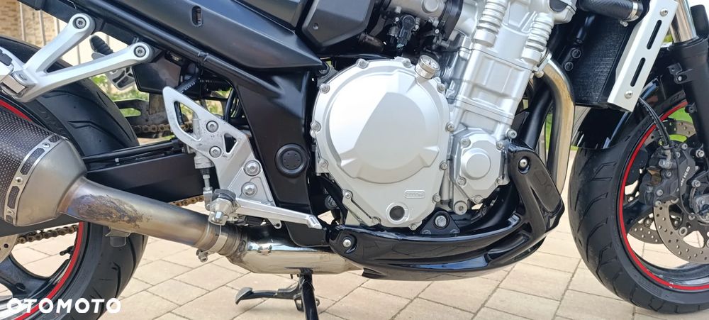 Suzuki Bandit - 25