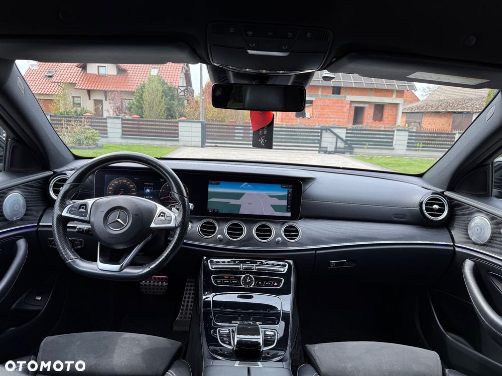 Mercedes-Benz Klasa E 220 d 9G-TRONIC - 16