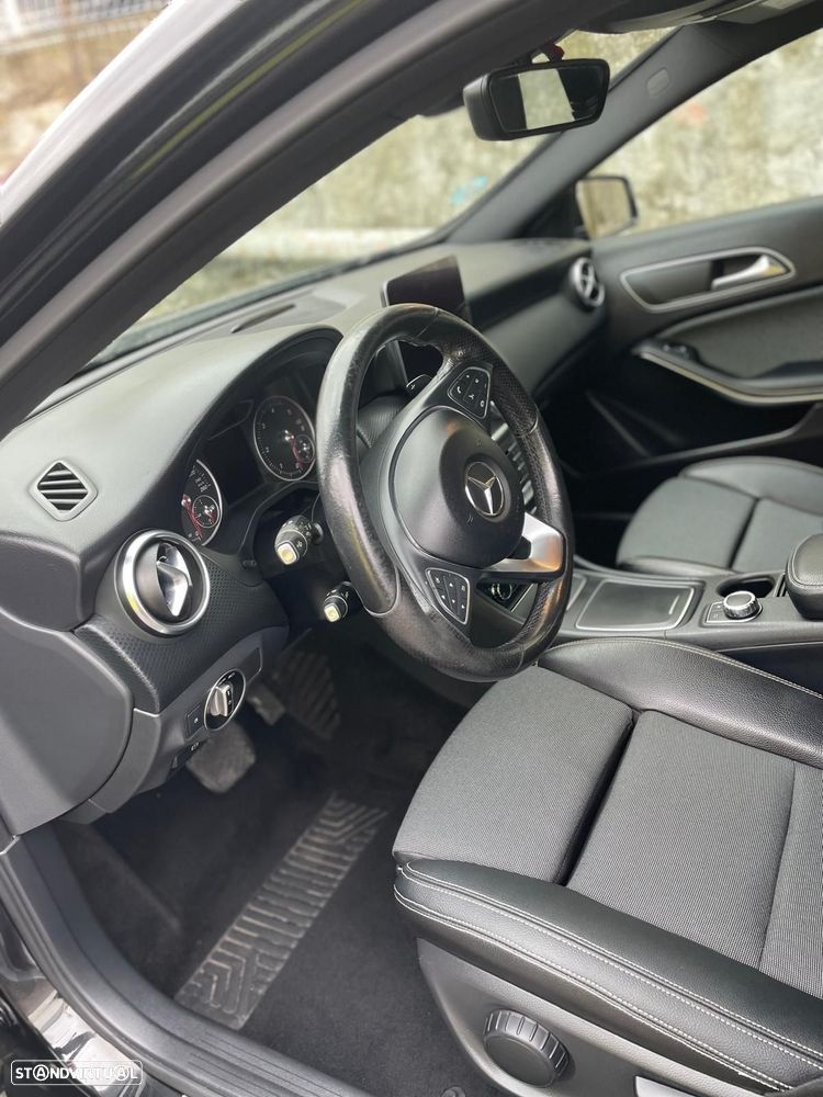 Mercedes-Benz A 180 d Aut. - 7