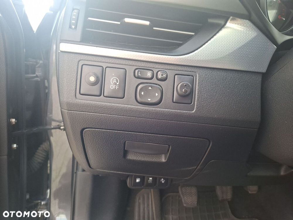 Toyota Avensis 2.0 D-4D Premium - 22