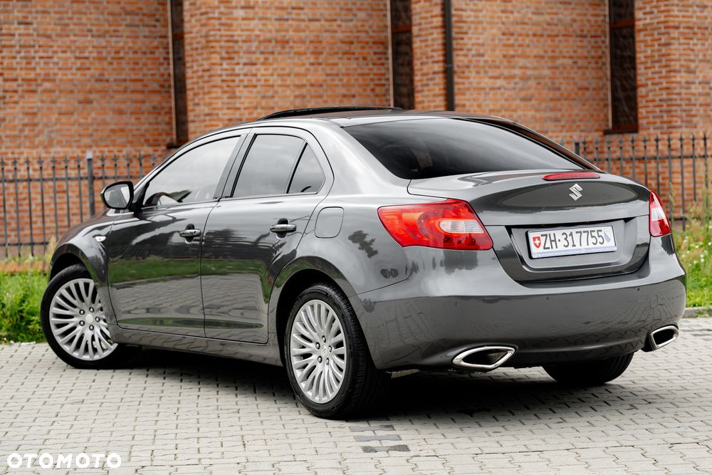 Suzuki Kizashi 2.4 4x4 CVT Sport - 13