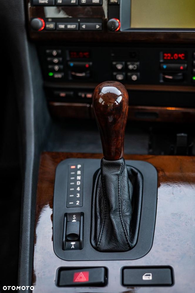 BMW Seria 7 740i V8 - 17