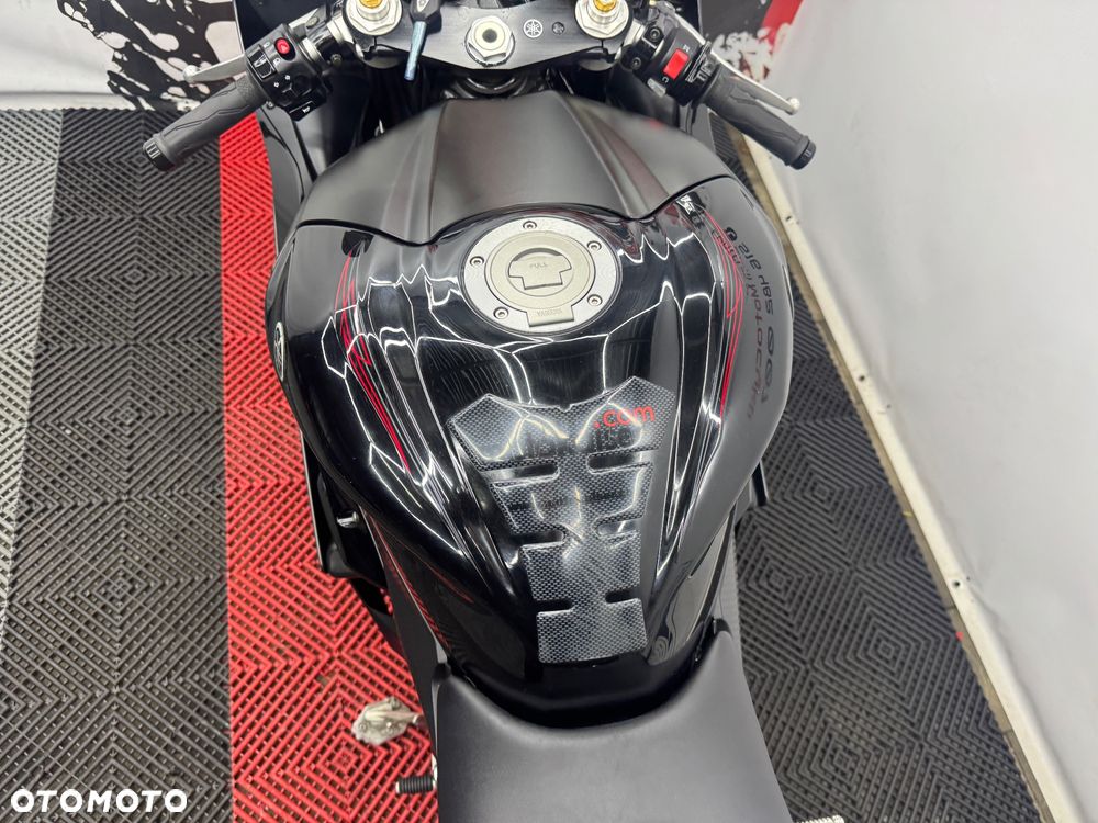 Yamaha R6 - 23