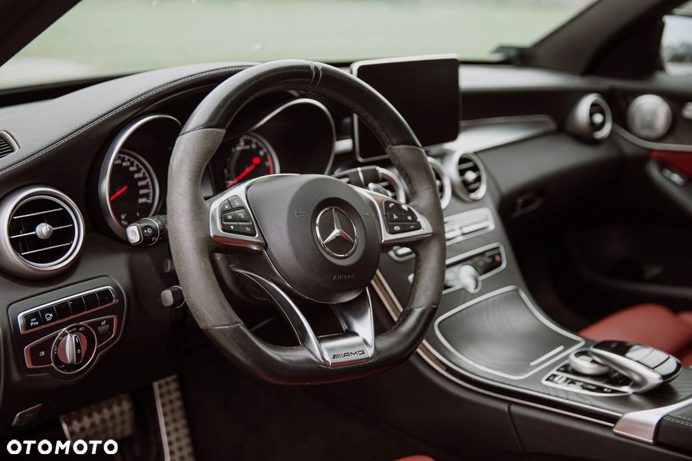 Mercedes-Benz Klasa C AMG 43 4-Matic - 25