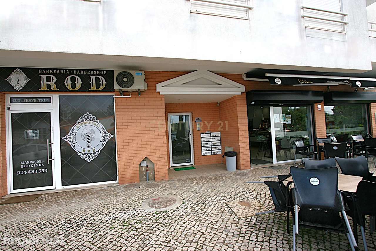 Apartamento T2 como novo, com elevador, no centro de Algoz, Silves - Grande imagem: 2/23