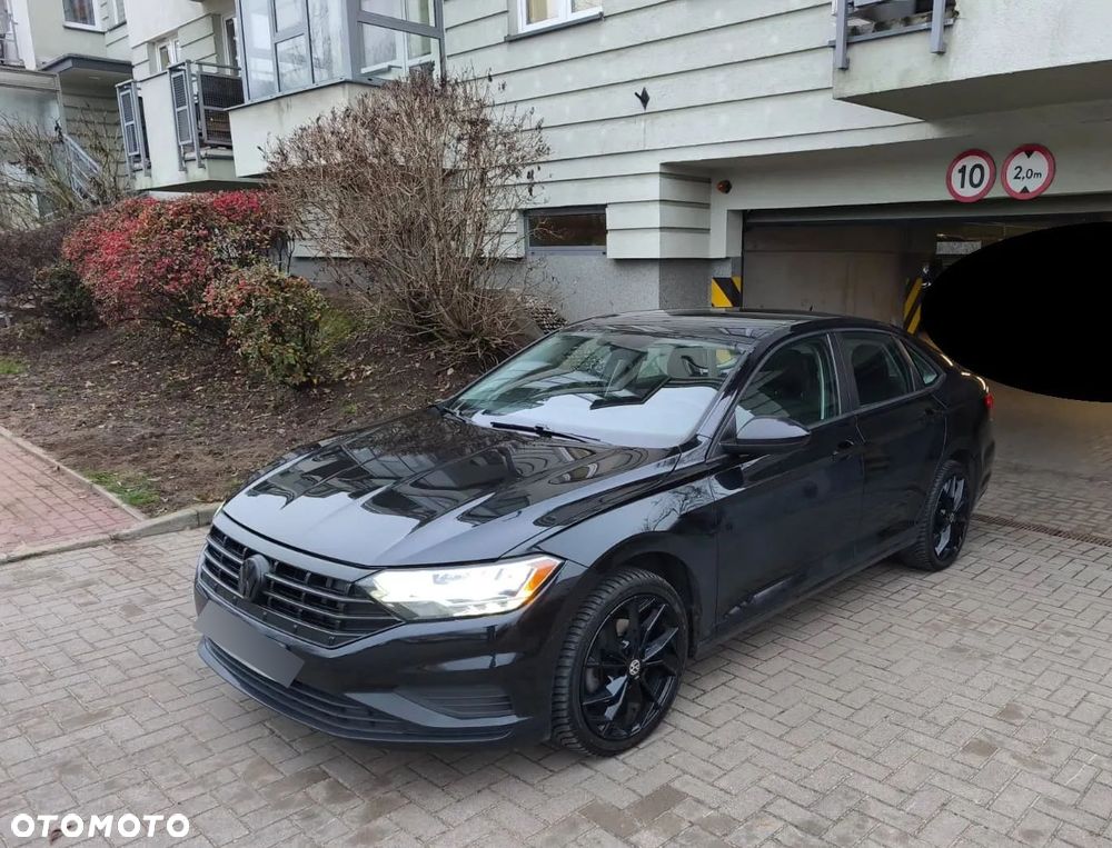 Volkswagen Jetta - 2