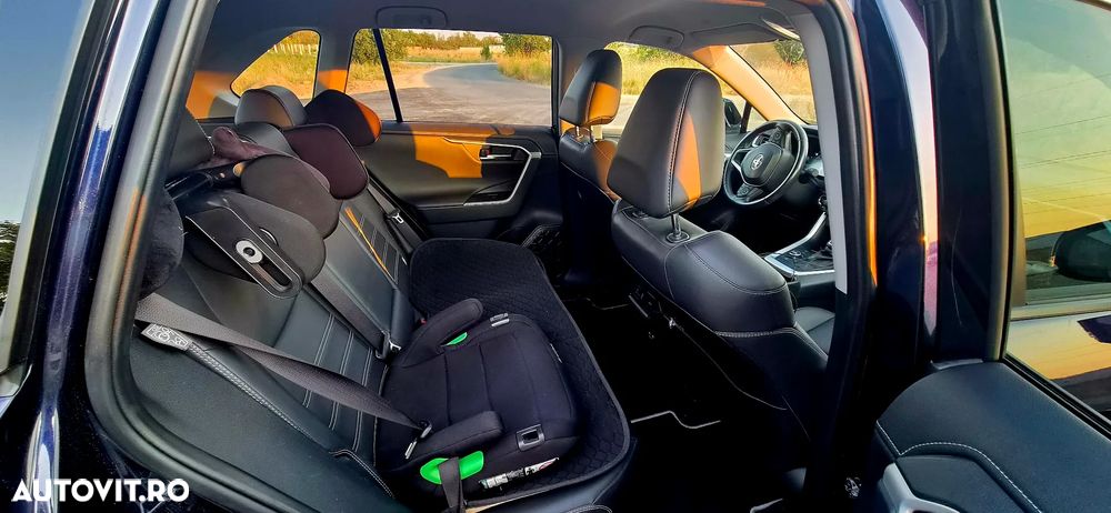 Toyota RAV4 2.5 VVT-iE 4x4 Luxury Plus - 10