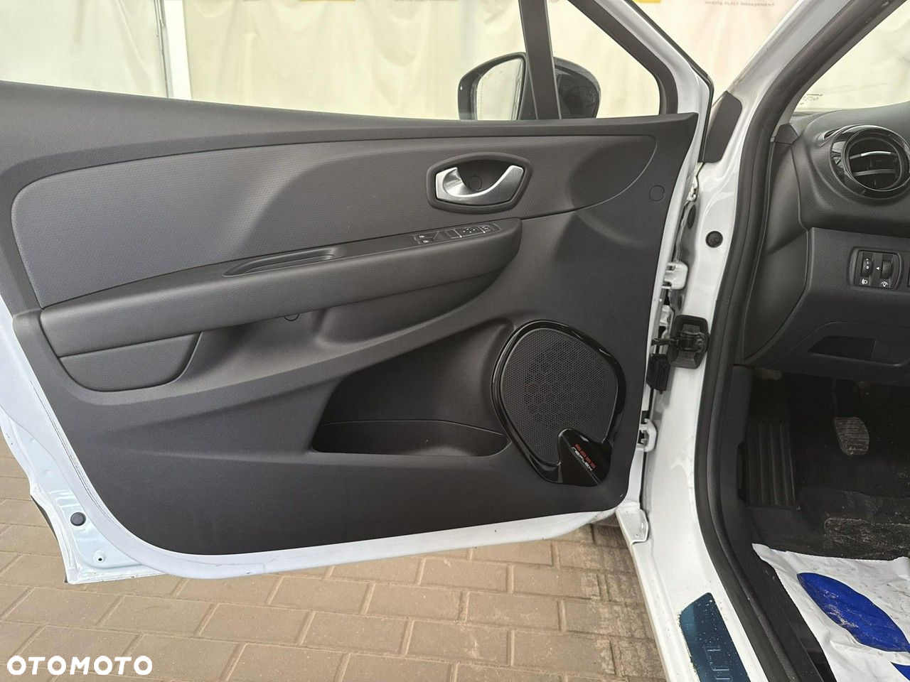 Renault Clio - 10