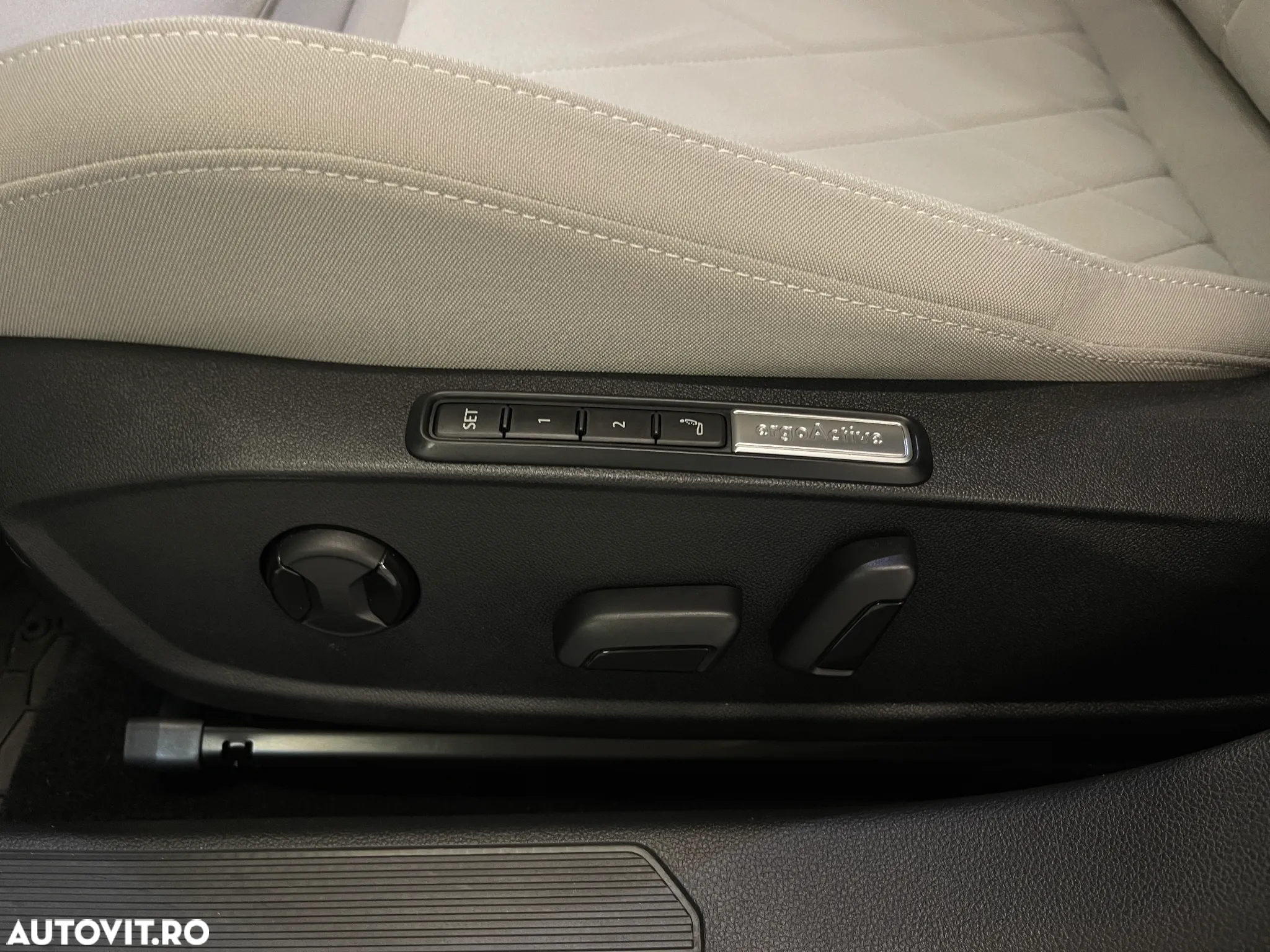 Volkswagen Golf 2.0 TDI DSG Style - 19