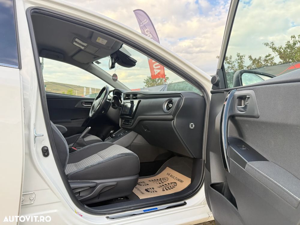 Toyota Auris 1.8 VVT-i Automatik Team Deutschland - 38