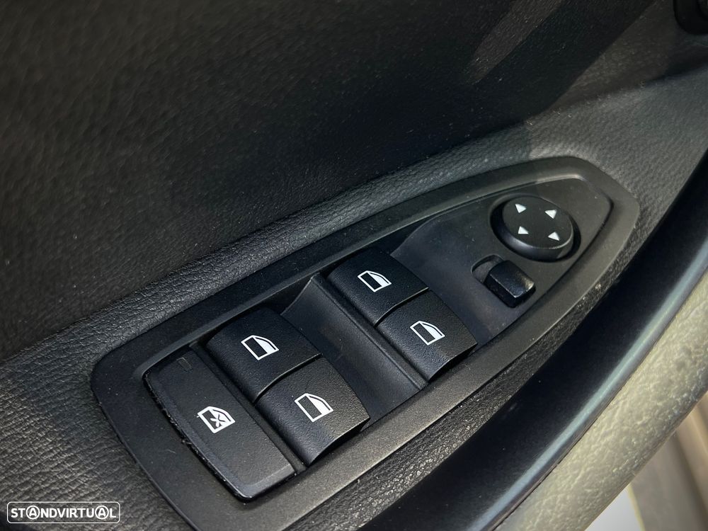 BMW X1 16 d sDrive Line Sport - 23