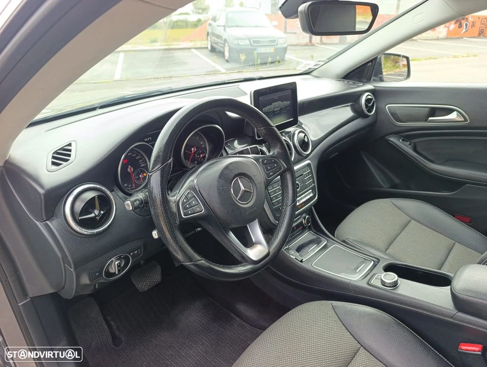 Mercedes-Benz CLA 180 d 7G-DCT Urban - 9