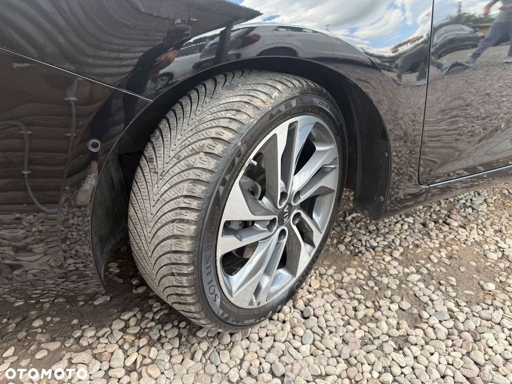 Kia Carens 1.7 CRDi 141 ISG Spirit - 11