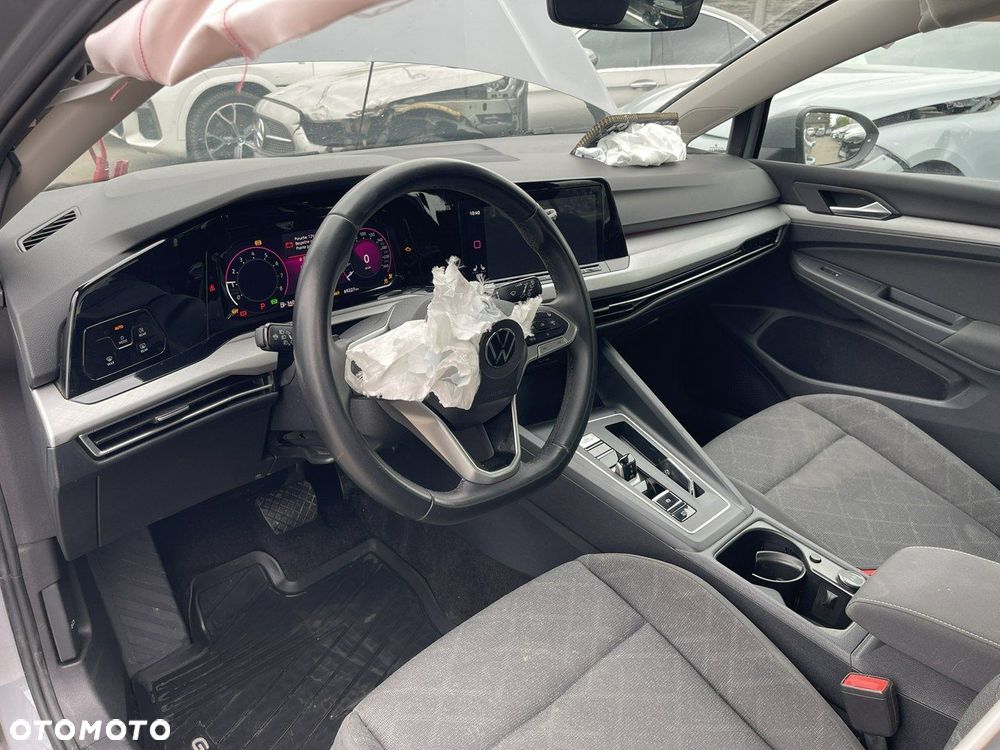 Volkswagen Golf 1.5 eTSI OPF DSG Life - 10