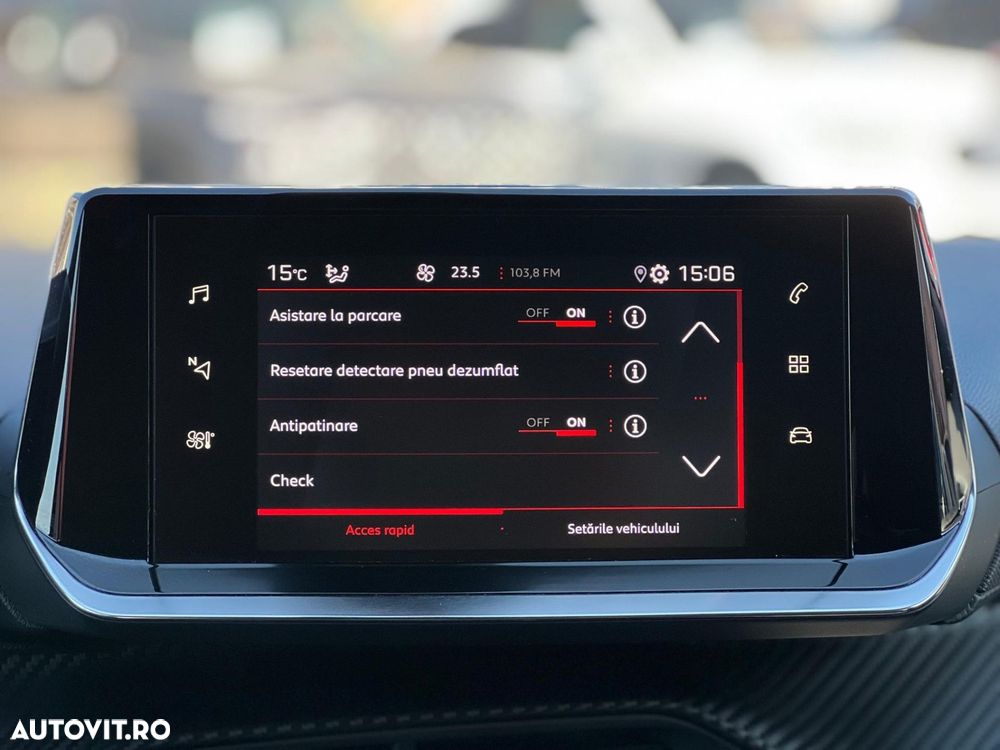 Peugeot 2008 1.2L PureTech 130 S&S EAT8 Allure - 17