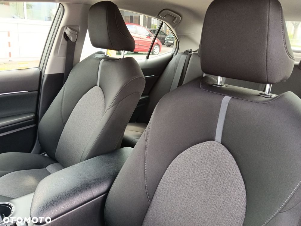 Toyota Camry 2.5 Hybrid Comfort CVT - 16