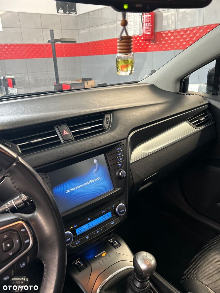 Toyota Avensis 2.0 D-4D Premium - 17