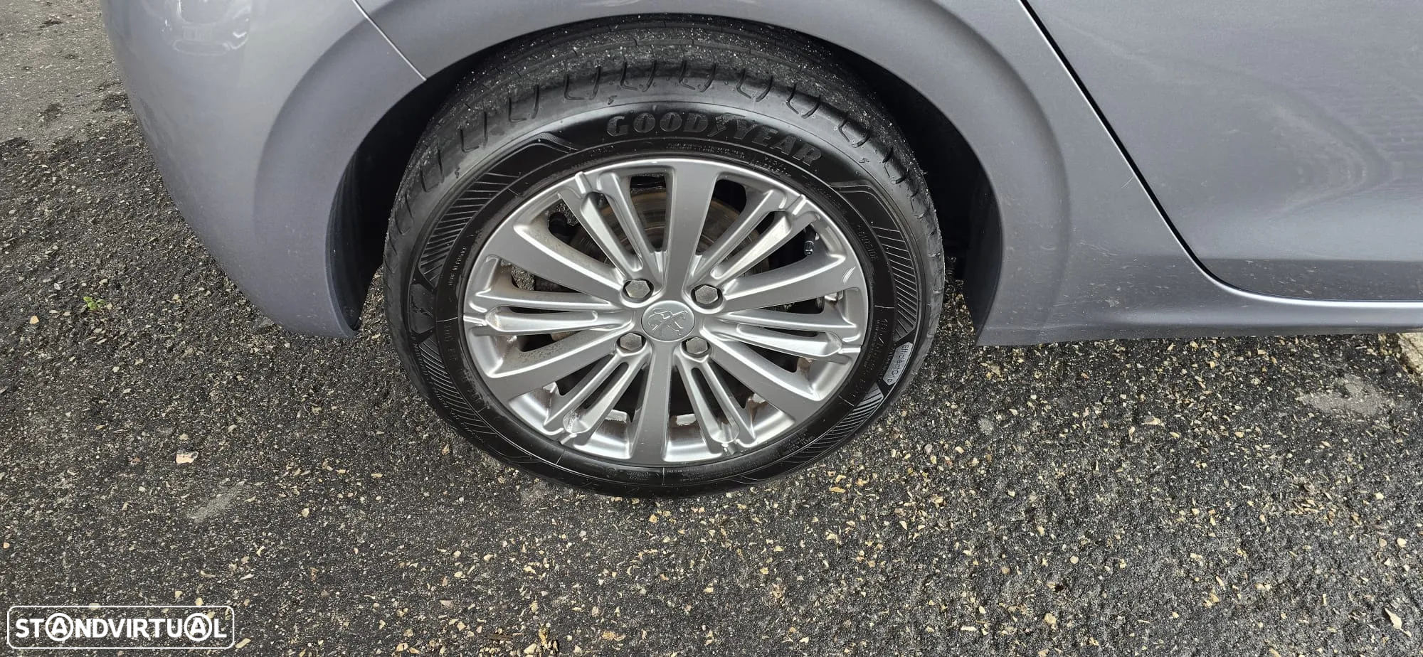 Peugeot 208 1.5 BlueHDi Signature - 11