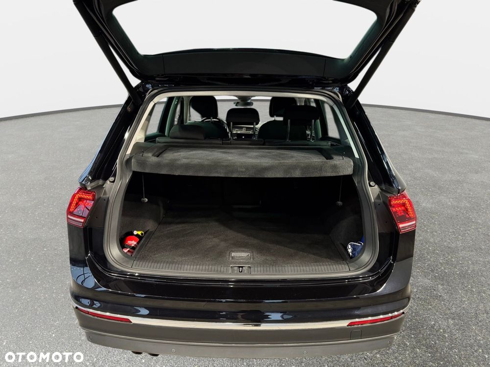 Volkswagen Tiguan - 13