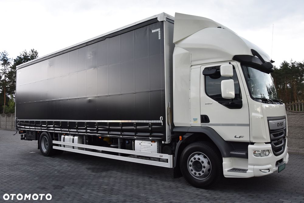 DAF LF 260 / DMC 18000 KG / FIRANA 9,0 M / 22 EUROPALETY / WINDA DHOLLANDIA 2000 TONY UDŻWIGU / AUTOMAT / STAN IDEALNY/ SOLON  POLSKA  !! - 4