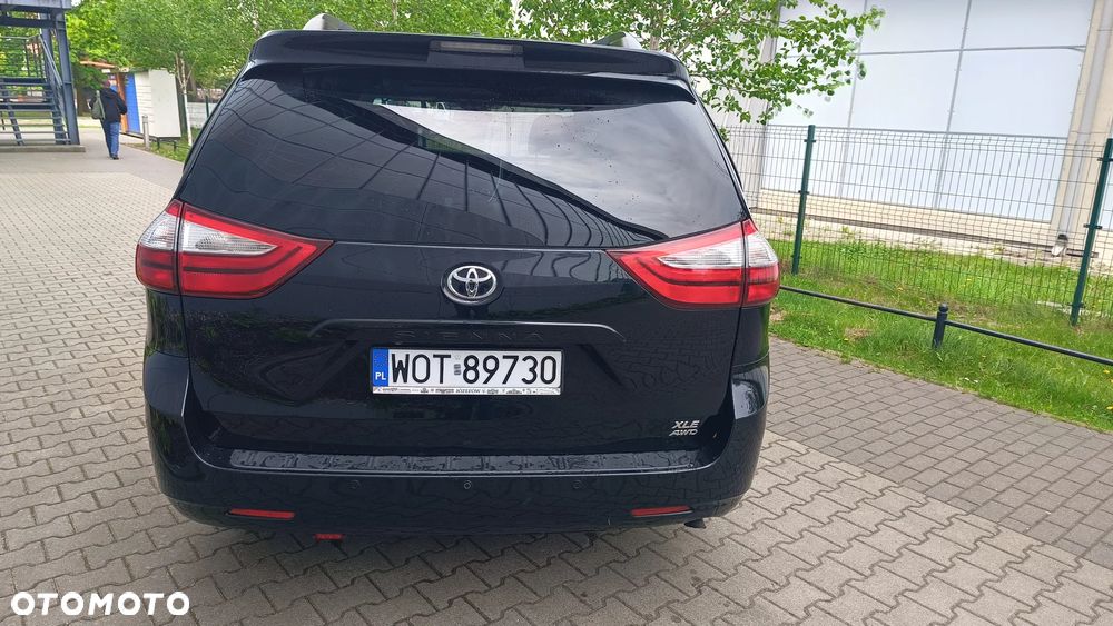 Toyota Sienna 3.5 V6 XLE AWD - 10