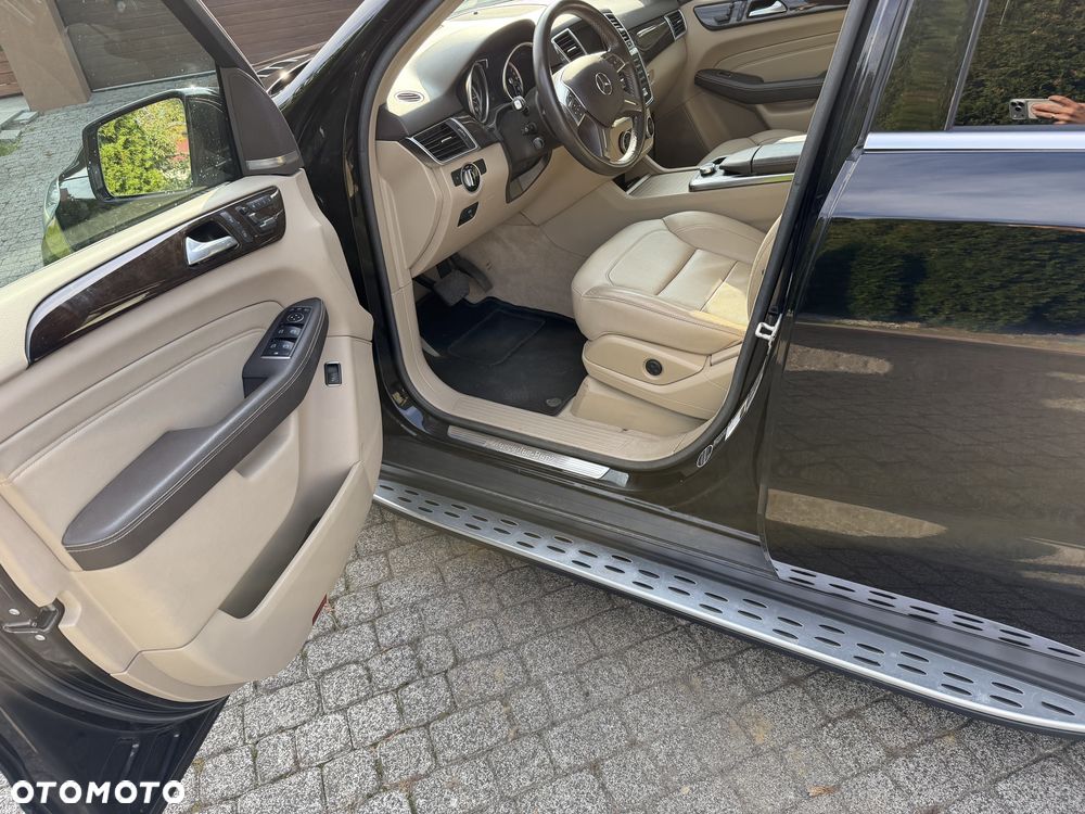 Mercedes-Benz ML - 10