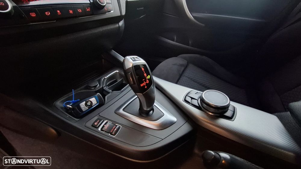 BMW 118 dA Pack M - 24