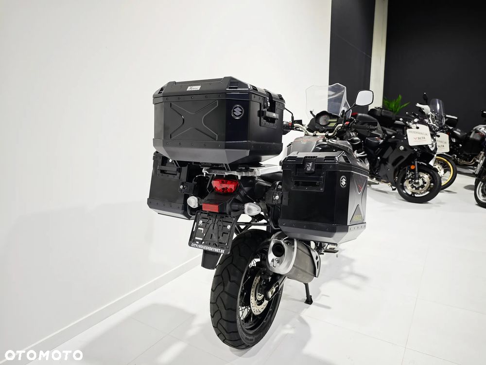 Suzuki V-STROM - 10
