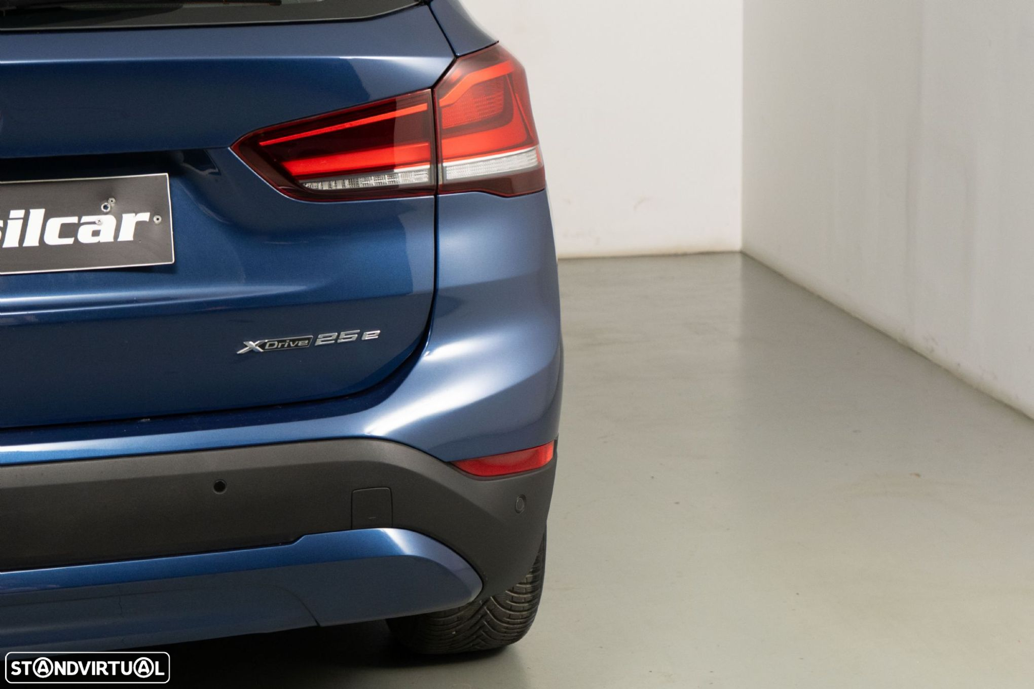 BMW X1 25 e xDrive Corporate Edition - 17