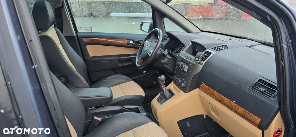 Opel Zafira 1.9 CDTI Cosmo - 21