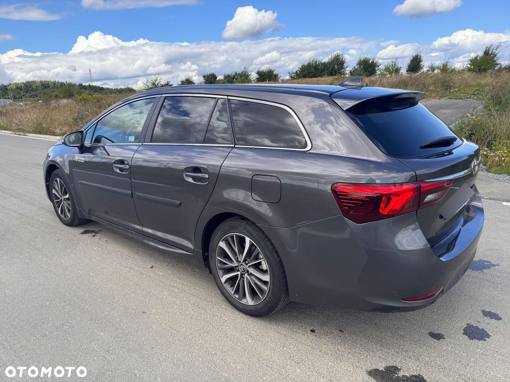 Toyota Avensis 2.0 D-4D Premium - 8