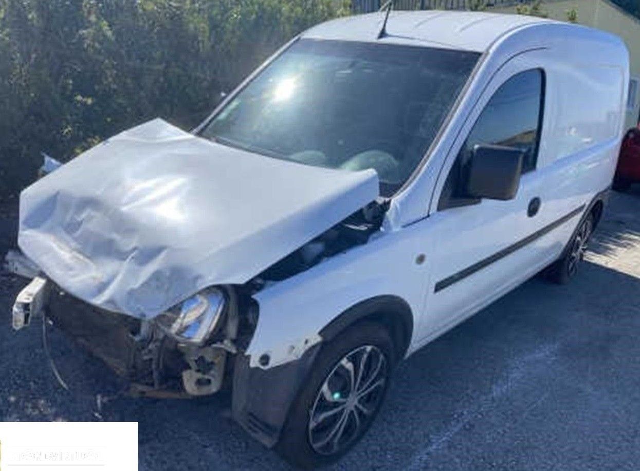 Opel Combo 1.7 CDTI de 2004 disponível para peças - 1