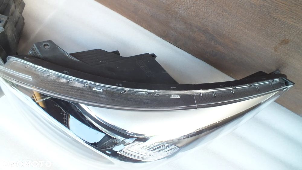 Lampa przednia lewa prawa Kia Picanto III - 6