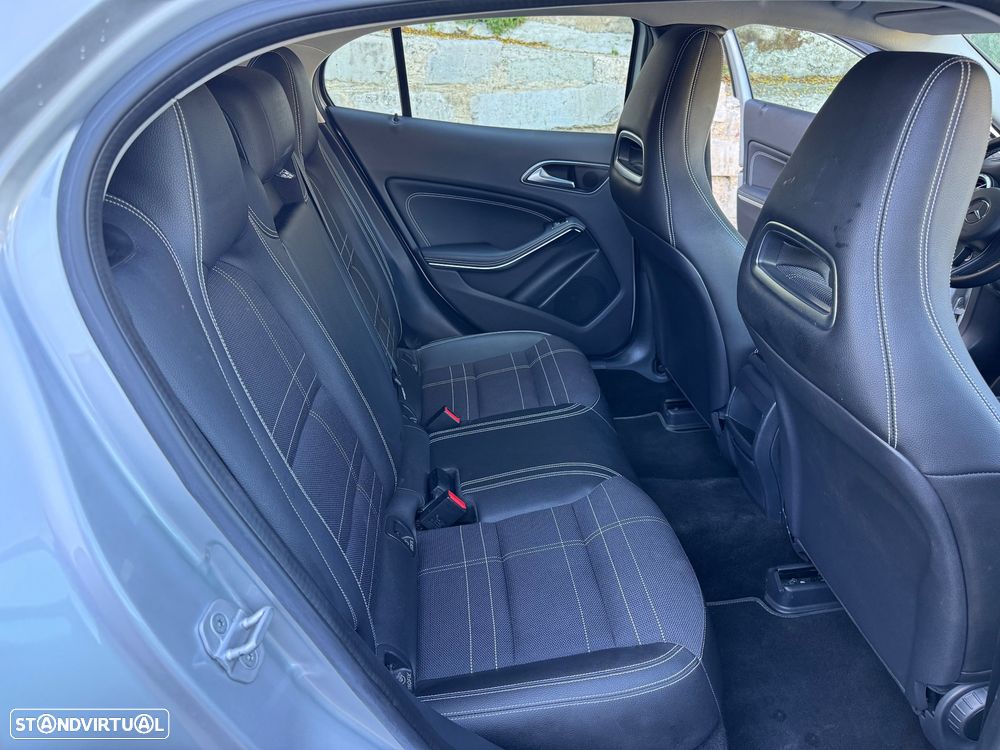 Mercedes-Benz GLA 200 Urban - 22