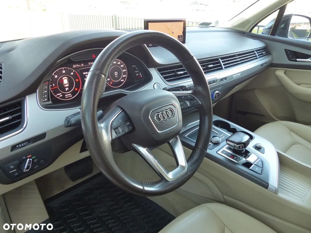 Audi Q7 - 10