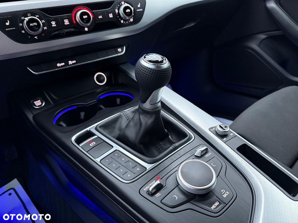 Audi A4 Avant 2.0 TDI DPF S line Sportpaket - 31