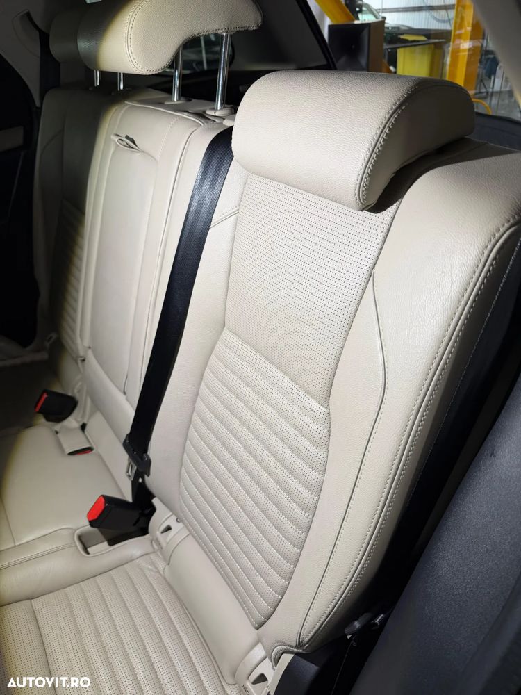 Land Rover Discovery Sport 2.0 P200 MHEV SE - 3