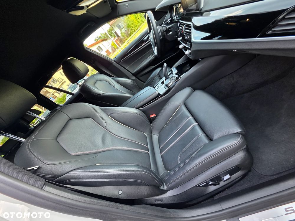 BMW Seria 5 530i xDrive Sport Line - 11