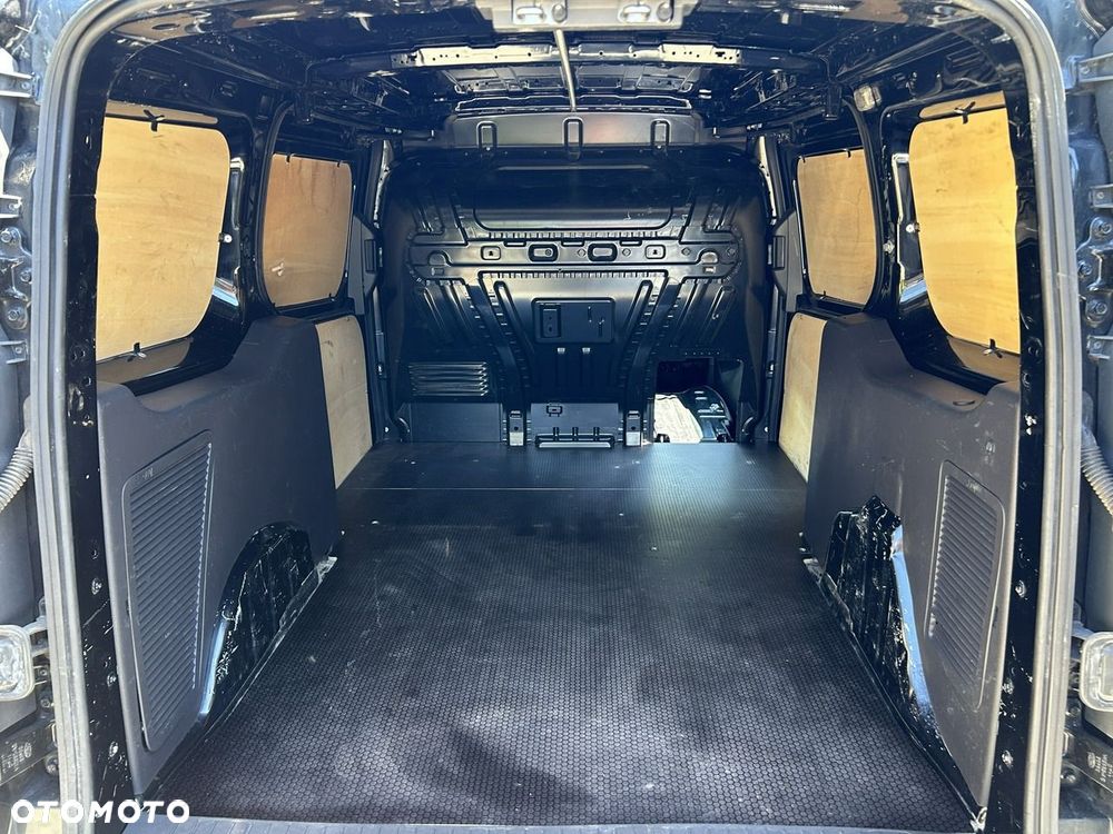 Ford Transit Connect - 17