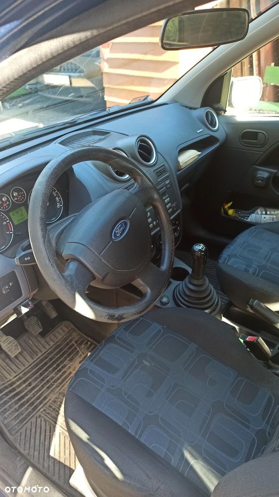 Ford Fiesta 1.3 Ambiente - 6