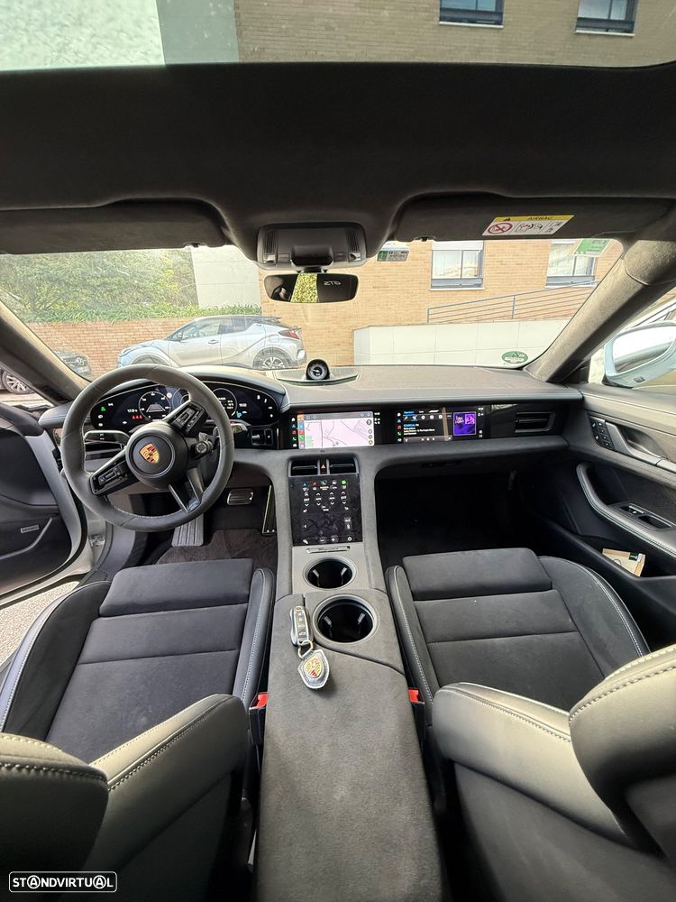 Porsche Taycan GTS - 9