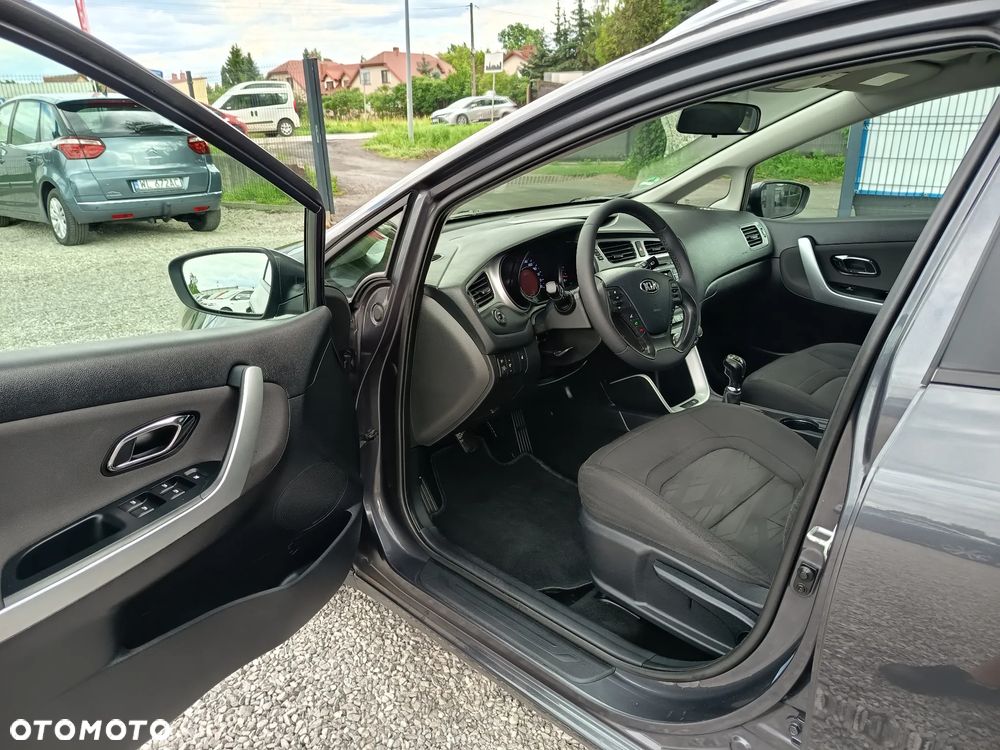 Kia Ceed 1.4 CVVT Dream-Team Edition - 15