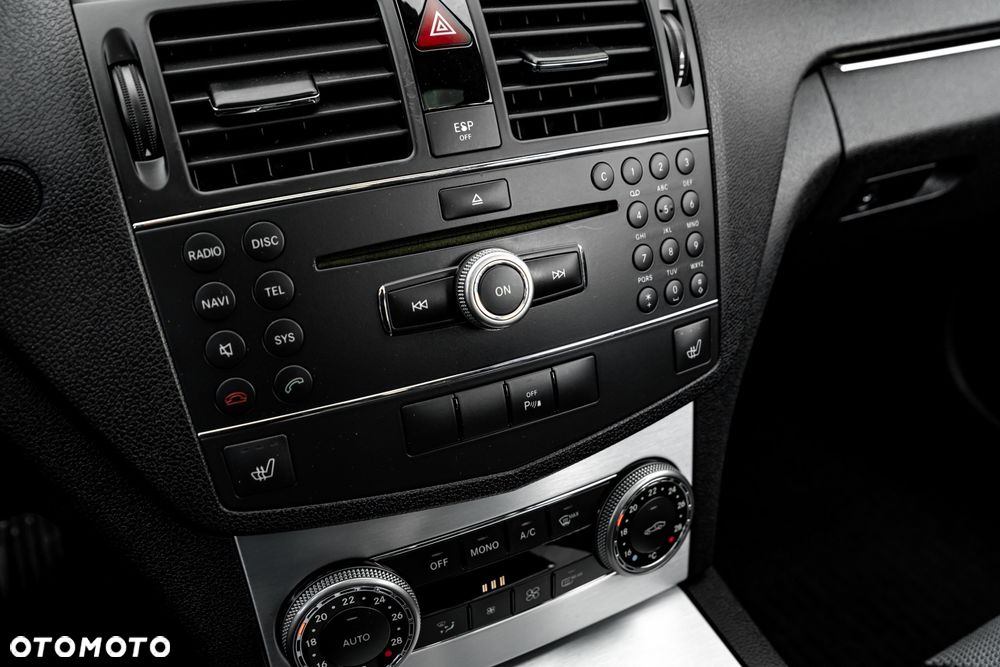 Mercedes-Benz Klasa C 220 CDI DPF Avantgarde - 30