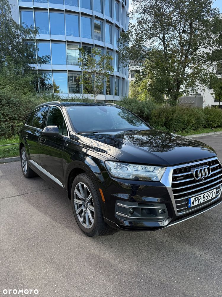 Audi Q7 - 1